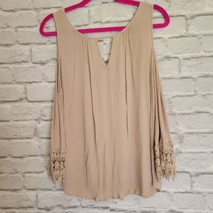Ambiance key hole top with lace sleeves Size large Light tan